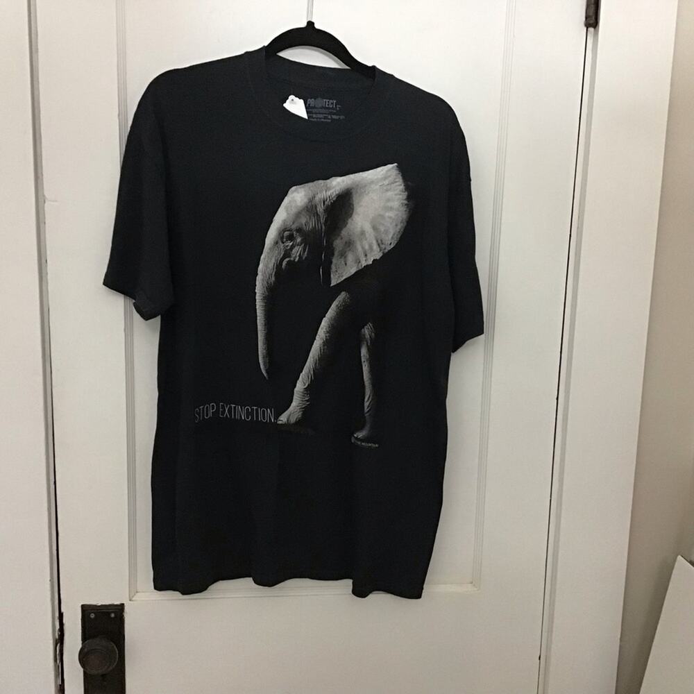 NWOT The Mountain Black Elephant 100% cotton tee shirt large